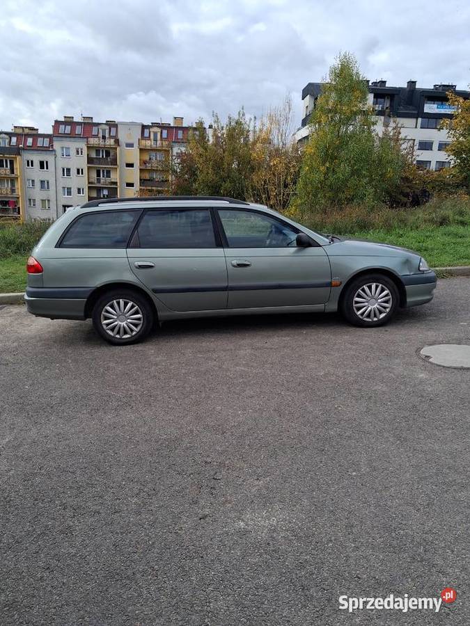 Toyota Avensis 2002r 18 vvti combi Avensis Szczecin