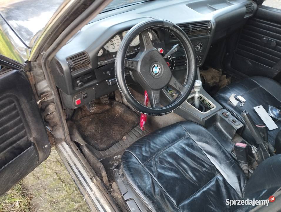 BMW E30 316i manualna Czempiń