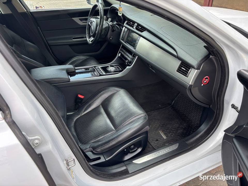 Jaguar XF 20d 2015r Biała Perła OKAZJA 348460km Zamość