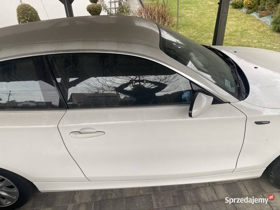 Uszkodzone BMW Seria 1 20 diesel 2007r Hatchback Stary Sącz