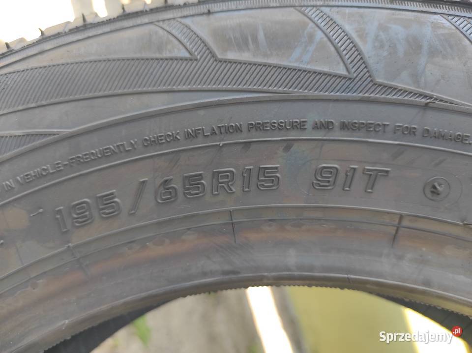 Opona Falken Eurowinter HS01 19565 R 15 nowa z Ostrowiec Świętokrzyski sprzedam