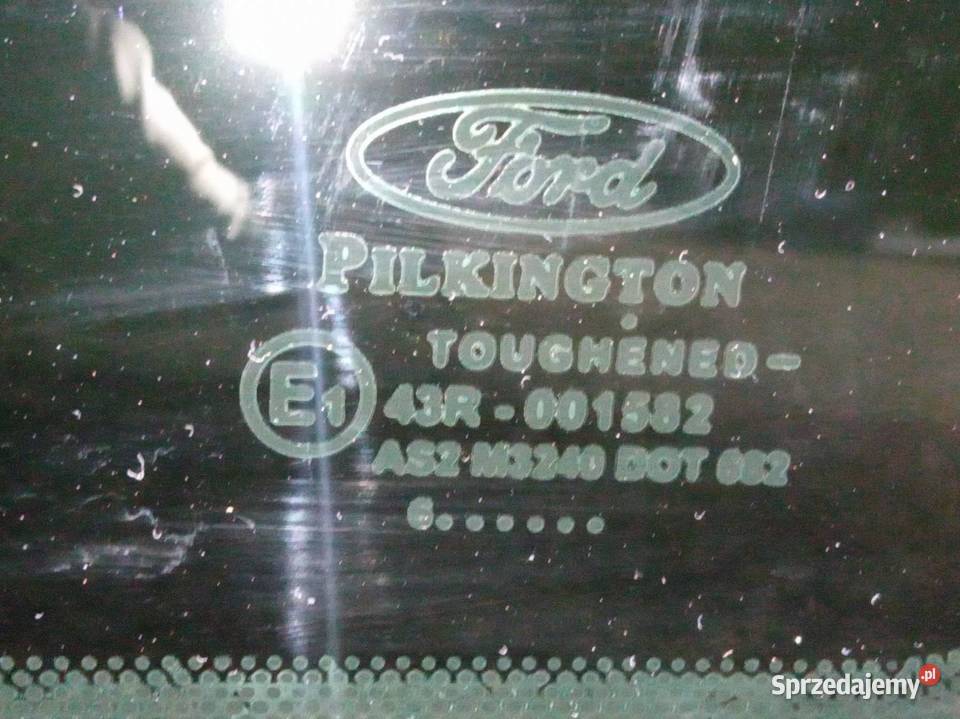 SZYBA KAROSERYJNA PRAWY TYŁ UCHYLNA ZAWIASY 06