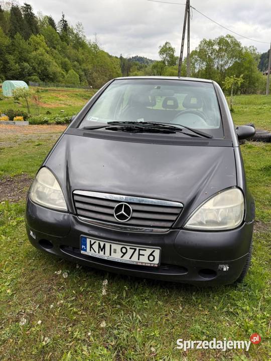 Mercedes A Kamienica