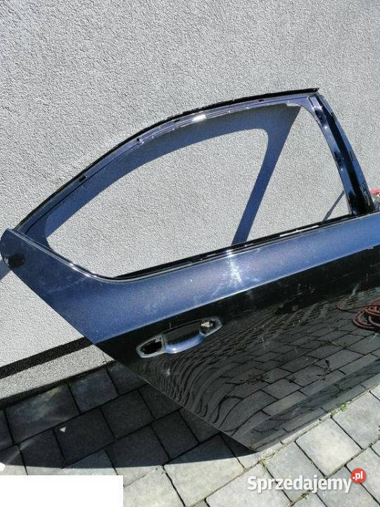 Skoda Superb III Drzwi prawy tył Kozubszczyzna
