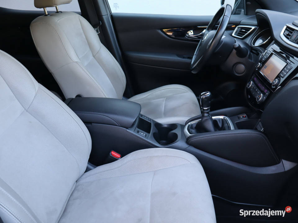 Nissan Qashqai 16 dCi bordowy Qashqai Qashqai Piaseczno