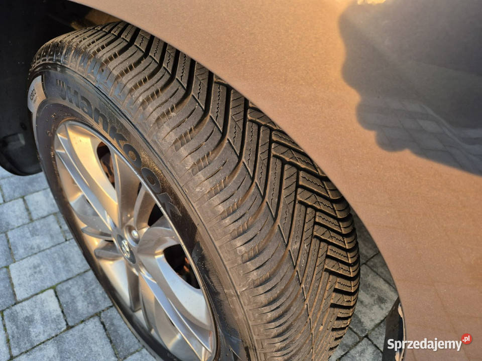 Hyundai ix35 16 benzyna navi kamera led lift światła LED lubelskie Drelów sprzedam