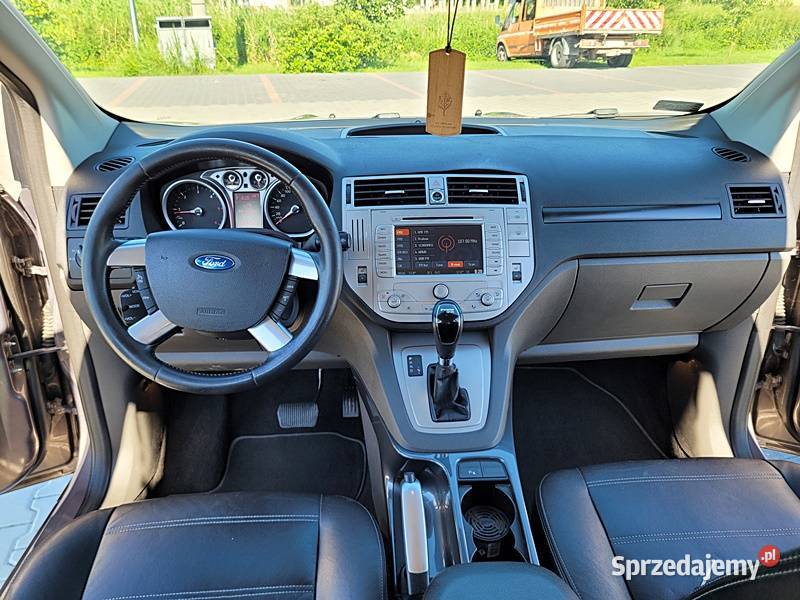 Bogata wersja z napędami 4x4 Słomniki