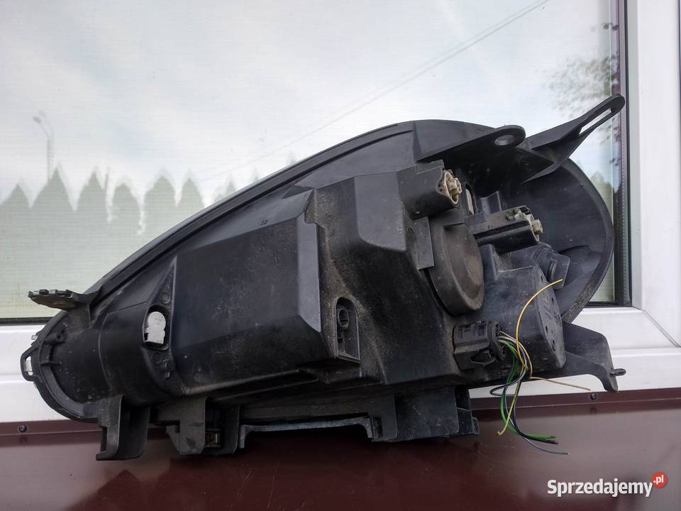Fiat Punto Evo lampa przednia prawa reflektor Sieradz