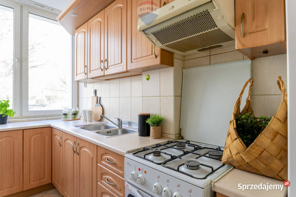 2 pokoje w centrum Warszawycisza zieleń balkon sprzedam