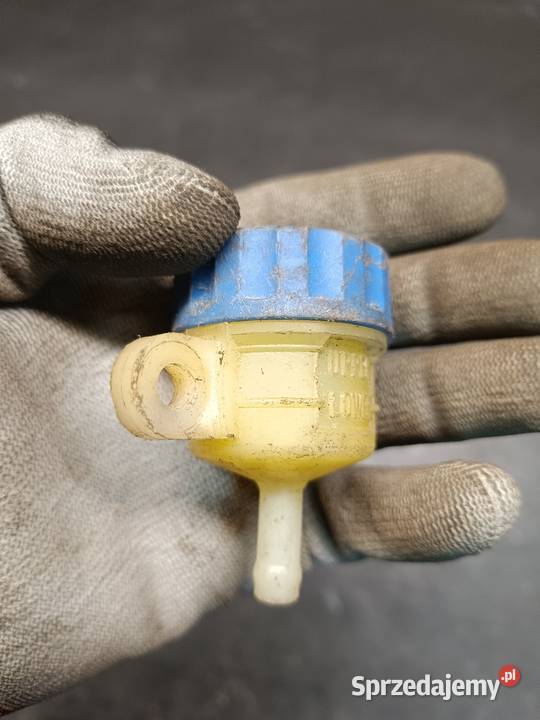 Zbiorniczek zbiornik wyrównawczy płynu Gołaczewy