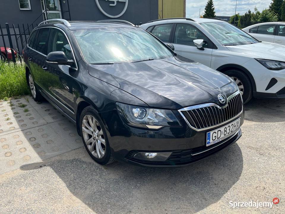 Syndyk sprzeda samochód Skoda Superb 2014 146