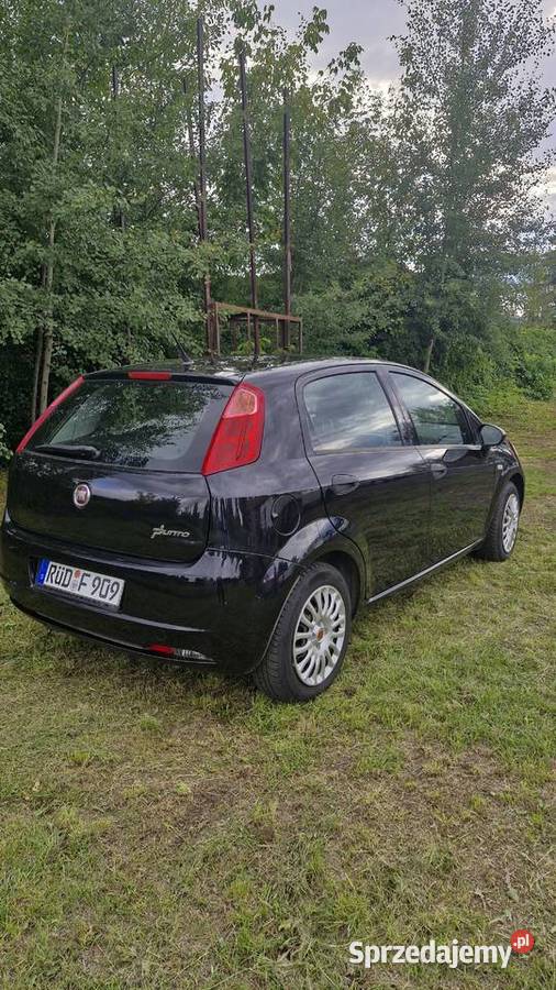 FIAT PUNTO 2013 12 Benzyna 134 5 Drzwi garażowany Częstochowa