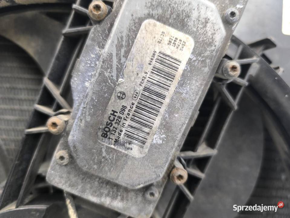 PAS PRZEDNI CHŁODNICE VW TOUAREG 25 7L0121203F osobowe wielkopolskie