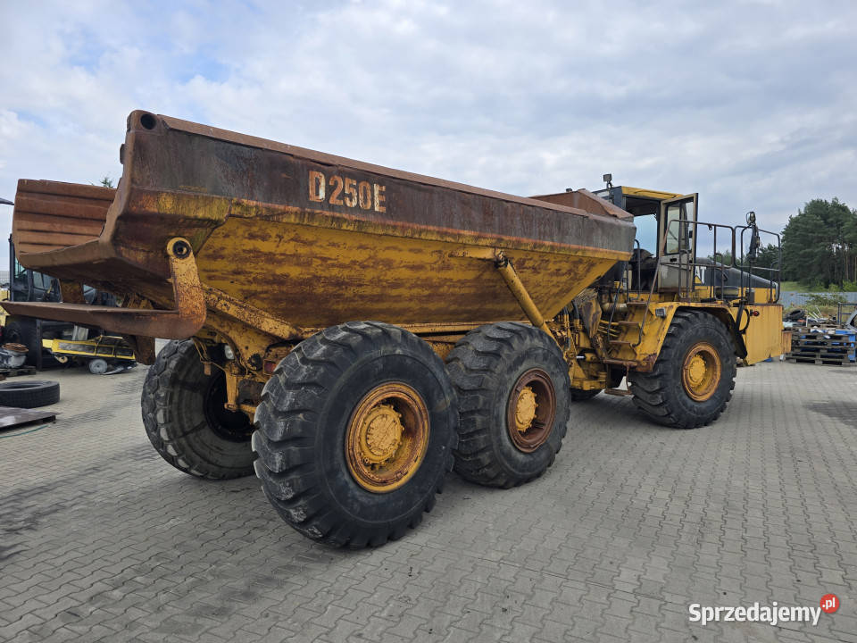 Wozidło CATERPILLAR D 250 E 6x6 173 t 14 m3 Rok produkcji 1995 Rudolfowo sprzedam