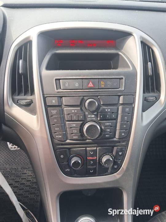 Dawca części OPEL ASTRA J KOMBI 2011 17 CDTI 16V Załęże sprzedam