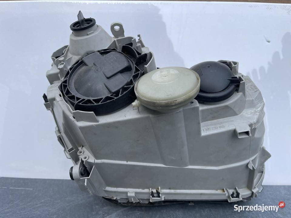 MERCEDES CKLASA W203 LEWA LAMPA PRZÓD