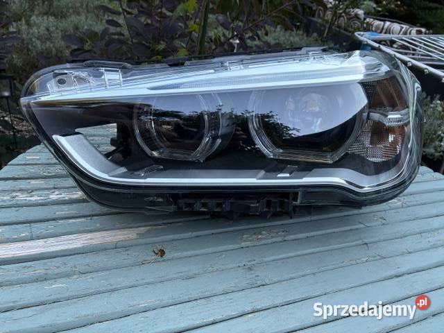 ReflektorLampa do BMW X1 F48 przed liftingiem Szadek