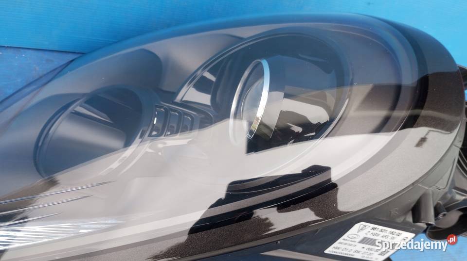 LAMPA PRAWY PRZÓD IGŁA CIEMNA PORSCHE 981 Nowy Tomyśl sprzedam