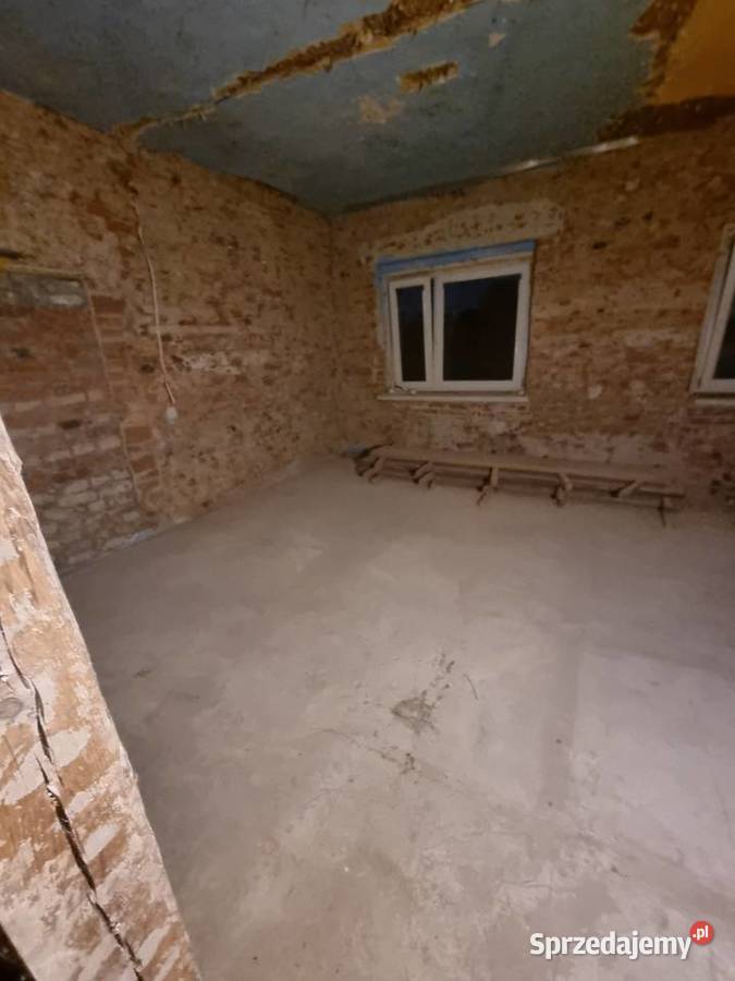 Dom wolnostojący z dużym potencjałem pow 250 m2 blacha Sarnów