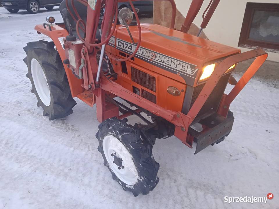 Traktor 4x4 z turem hinomoto c174 Ciągniki Sękowa