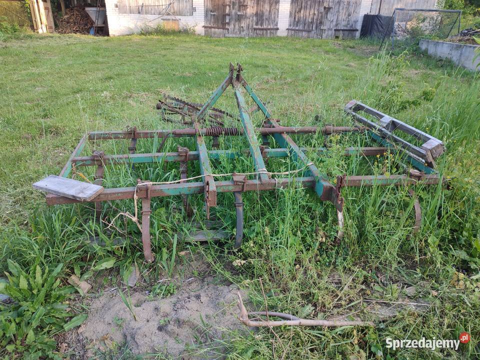 Kultywator pług rozsiewacz nieuszkodzony Kluki