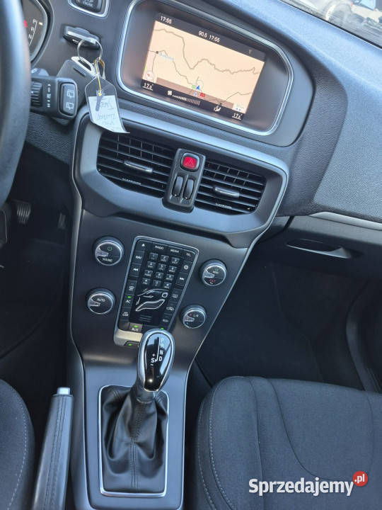 Volvo V40 15 benzyna lift automat navi LED 118 Drelów