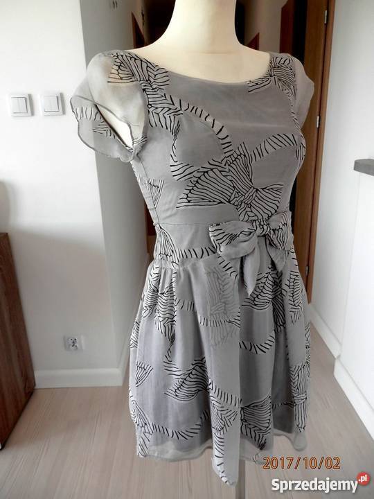 Sukienka Jedwabna Jasnoszara Graficzny Nadruk Łomża