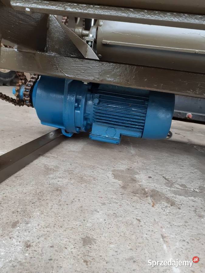 Rozwijarka bel sianokiszonki i słomy Świedziebnia