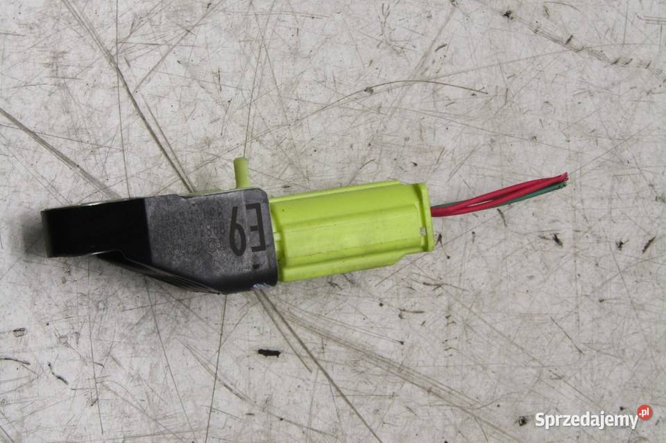 CZUJNIK UDERZENIOWY UDERZENIA TOYOTA YARIS III osobowe lubelskie sprzedam