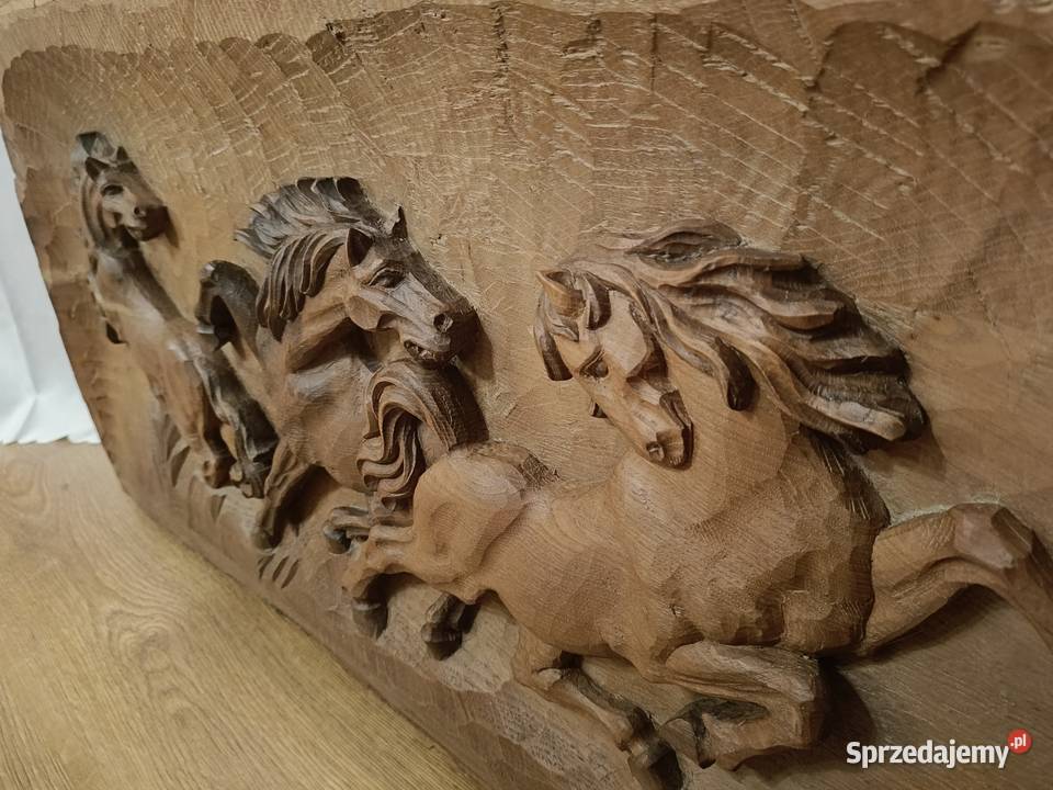 Duża płaskorzeźba w drewnie Konie w szale Figurki i rzeźby kujawsko-pomorskie Lipno