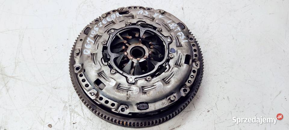 SPRZĘGŁO KOŁO DWUMAS AUDI A3 8V 18 06J105266AK Przystajń