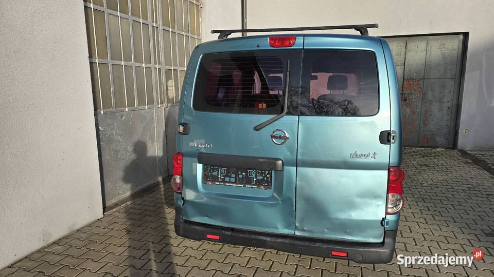 Nissan NV 200 16 benzyna 2010r 5 osób