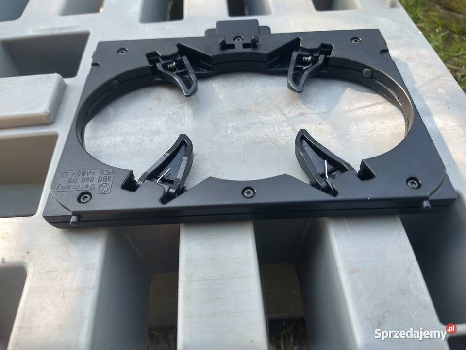 Uchwyt Na Kubki 3B0 885 119 Vw Passat B5B5 FL sprzedam