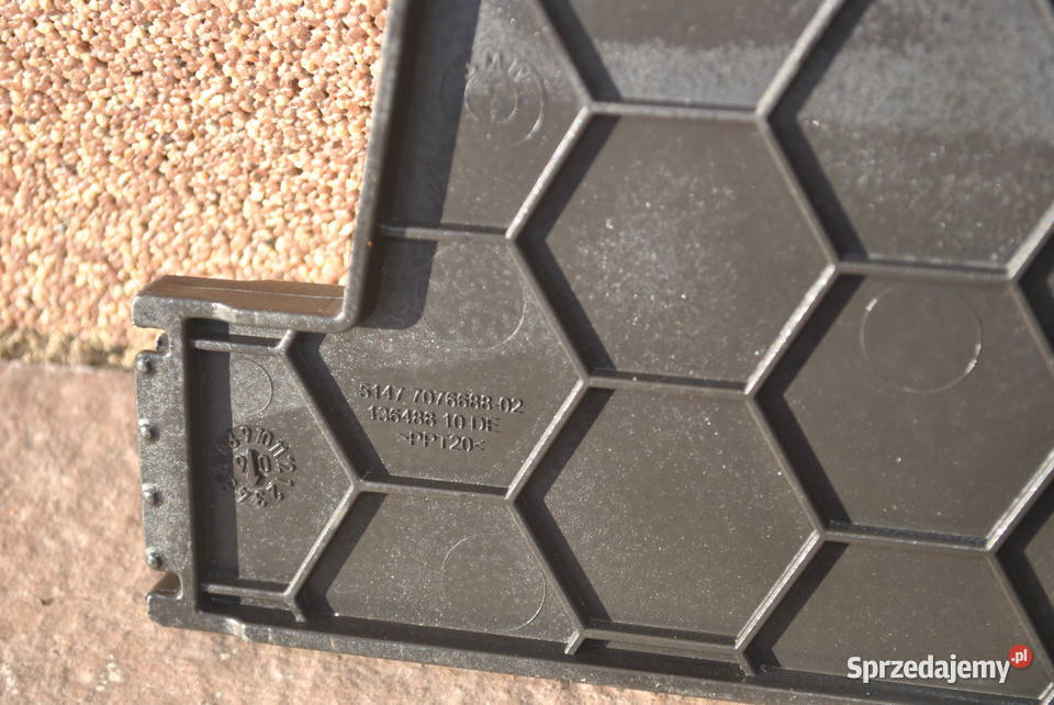 Płyty oddzielające wgłębienie bagażnika BMW tapicerki samochodowe Wyposażenie wnętrza śląskie Poręba