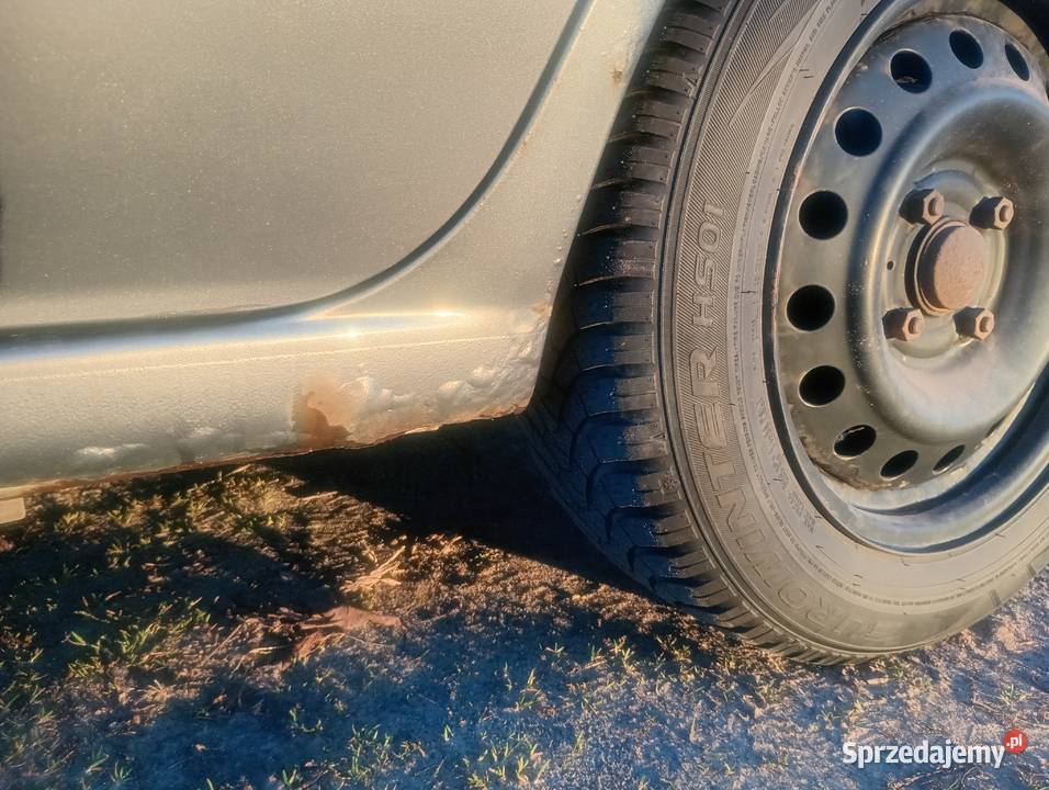 Nissan Almera 15 benzyna 2002 Starogard Gdański