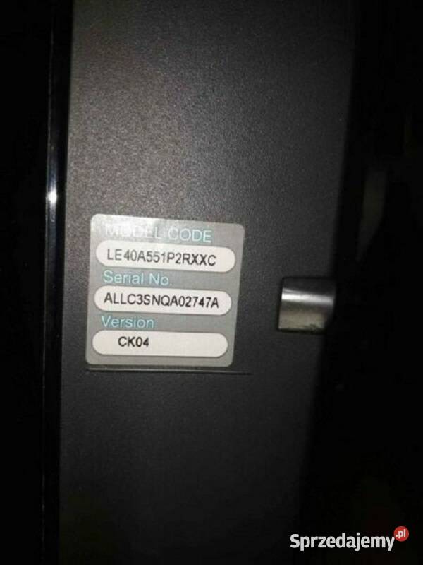 Trzy telewizory 403732cale Samsung