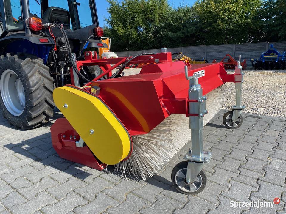 Zamiatarka 150 z koszem na WOM 4Farmer Rawa Mazowiecka