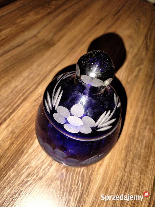 Cukiernica niebieska szkło kobaltowe szlifowane Porcelana i szkło wielkopolskie Turek