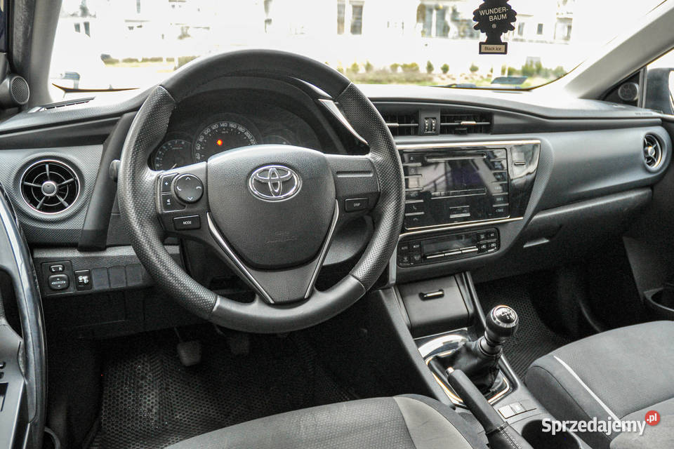 Toyota Auris 16 LPG 2017 r Lift Salon Auris Toyota Wrocław