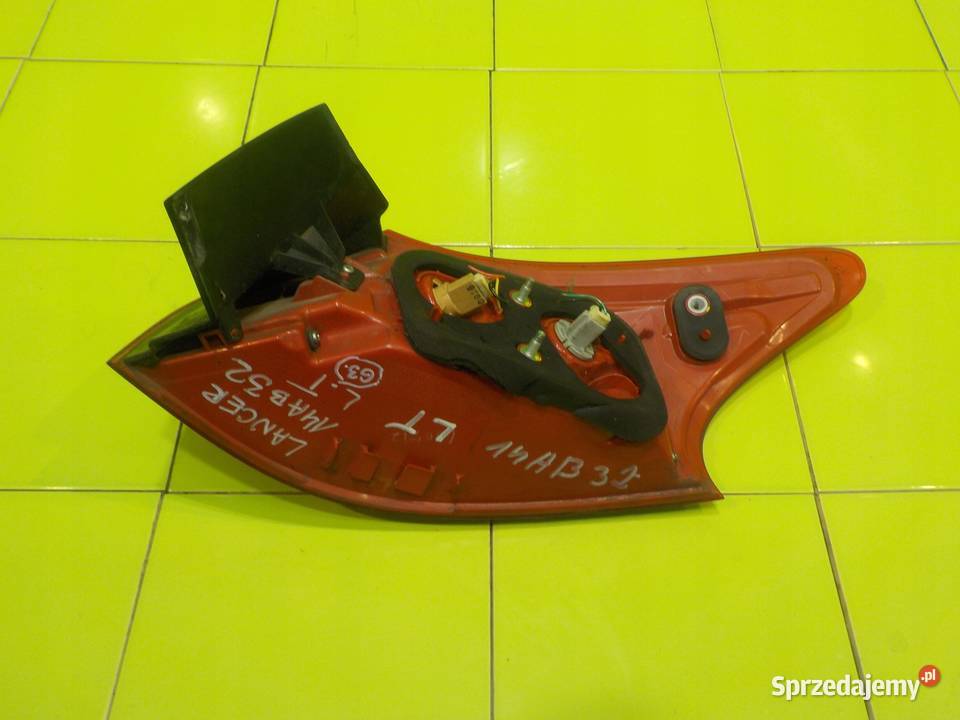 MITSUBISHI LANCER VIII X LIFT 10r HB 5D lampa Lampy tylne