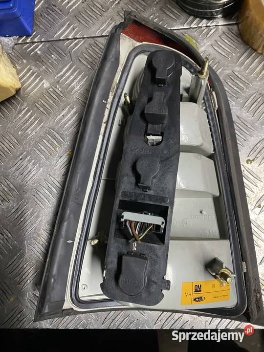 Lampa tylna prawa Opel Vectra B 09153155 wielkopolskie Ostrów Wielkopolski