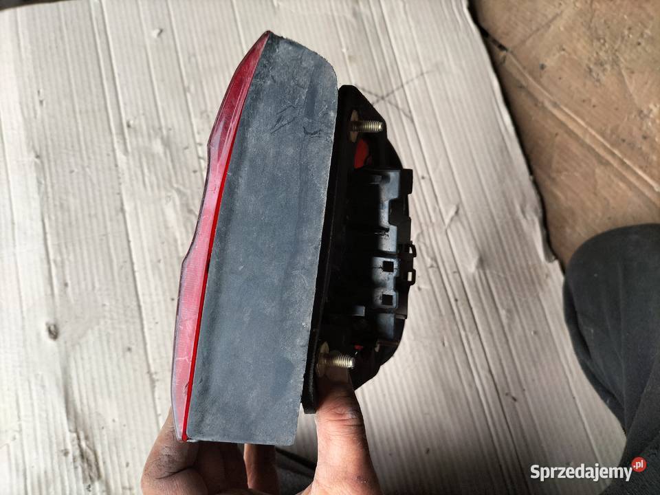 LAMPA TYŁ TYLNA LEWA REFLEKTOR VOLVO V40 V 40 Kamień-Kolonia