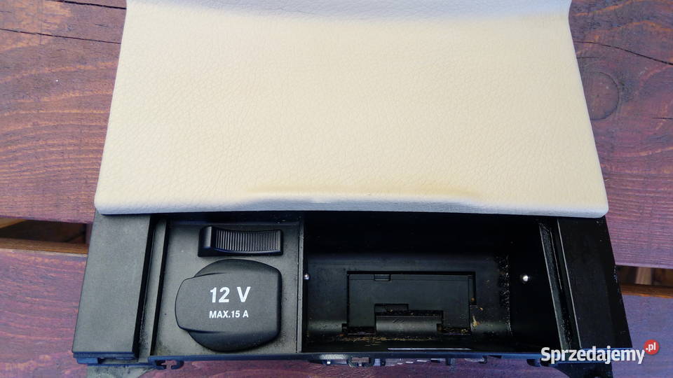 Popielniczka kremowa Mercedes w 221 osobowe Lisia Góra sprzedam