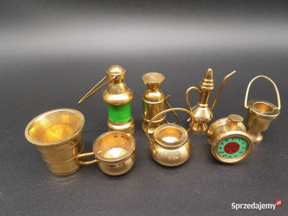 Zestaw 8 małych figurek mosiężnych miniatur Raszków
