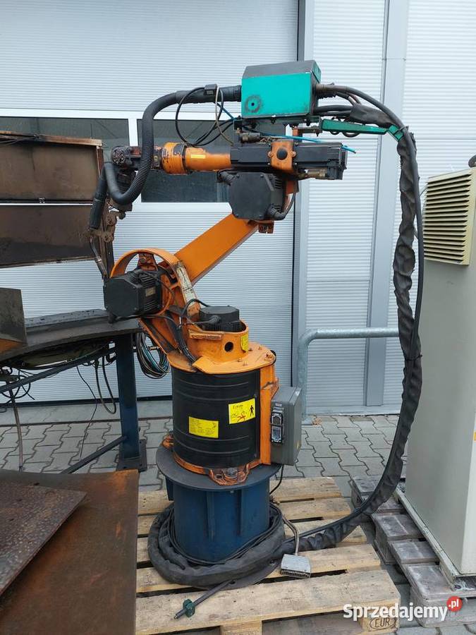 Zautomatyzowane stanowisko spawalnicze robot