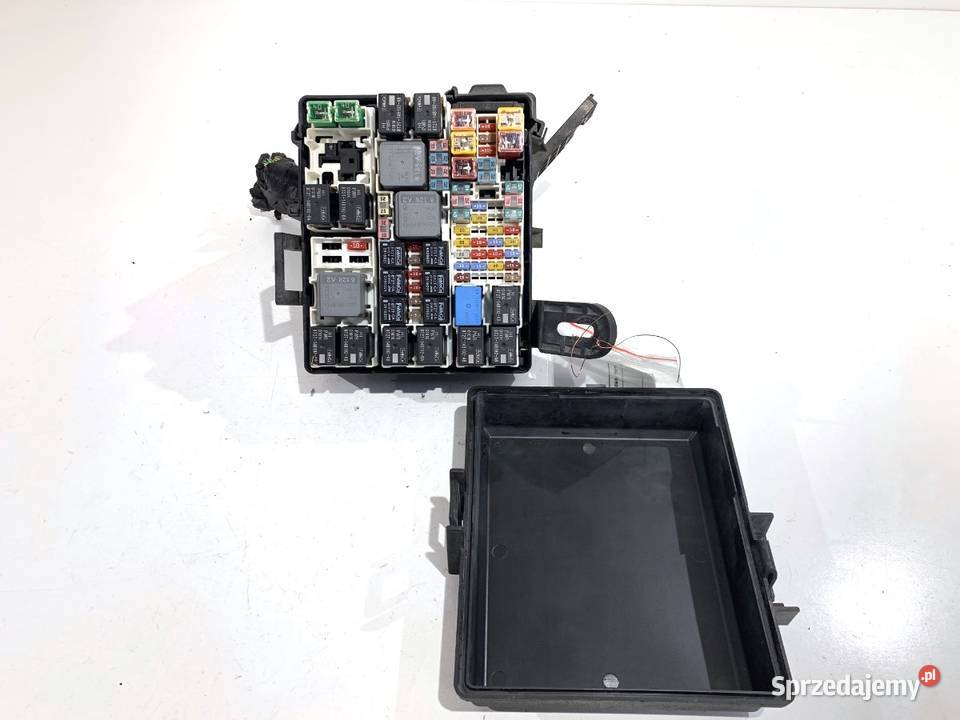 SKRZYNKA BEZPIECZNIKÓW FORD ECOSPORT sprzedam