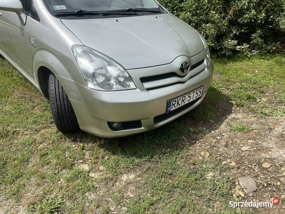 Toyota Corolla Verso 20 TD 116 D4D 2005 r Krosno