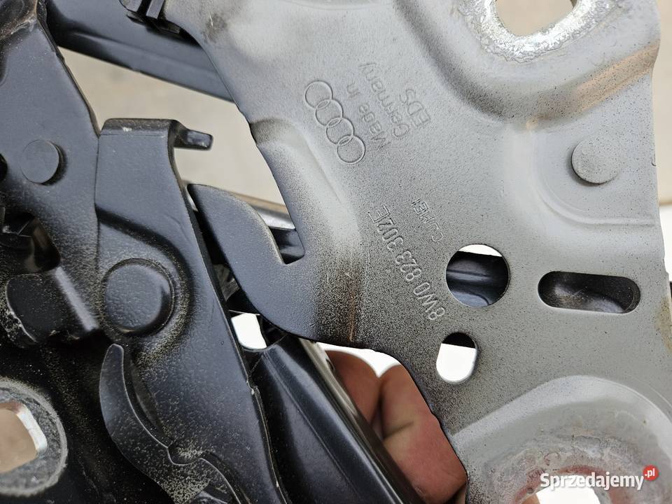 AUDI A4 B9 8W0 ZAWIAS MASKI PRAWY NABÓJ Międzychód