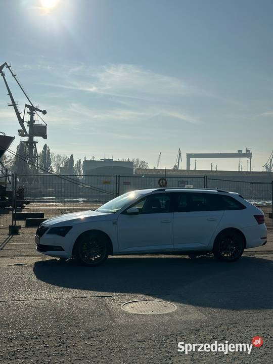 Skoda Superb 3v 20tdi 150 ambiente panorama tempomat Police