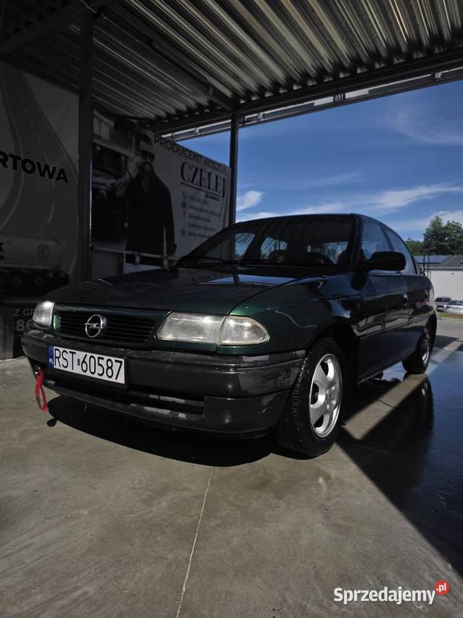 Sprzedam opla astre f 14 1997 8v porsze czytać hak Chwałowice